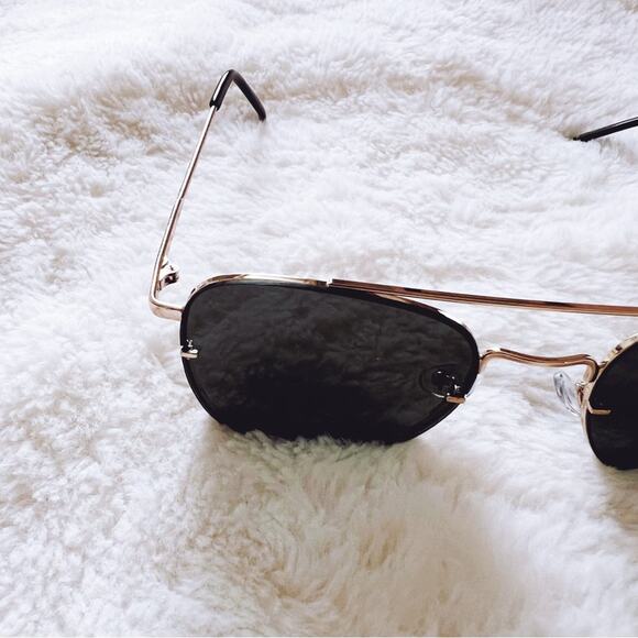 Lara Rose Gold & Green Lenses Polarized Sunglasses - Picture 5 of 10